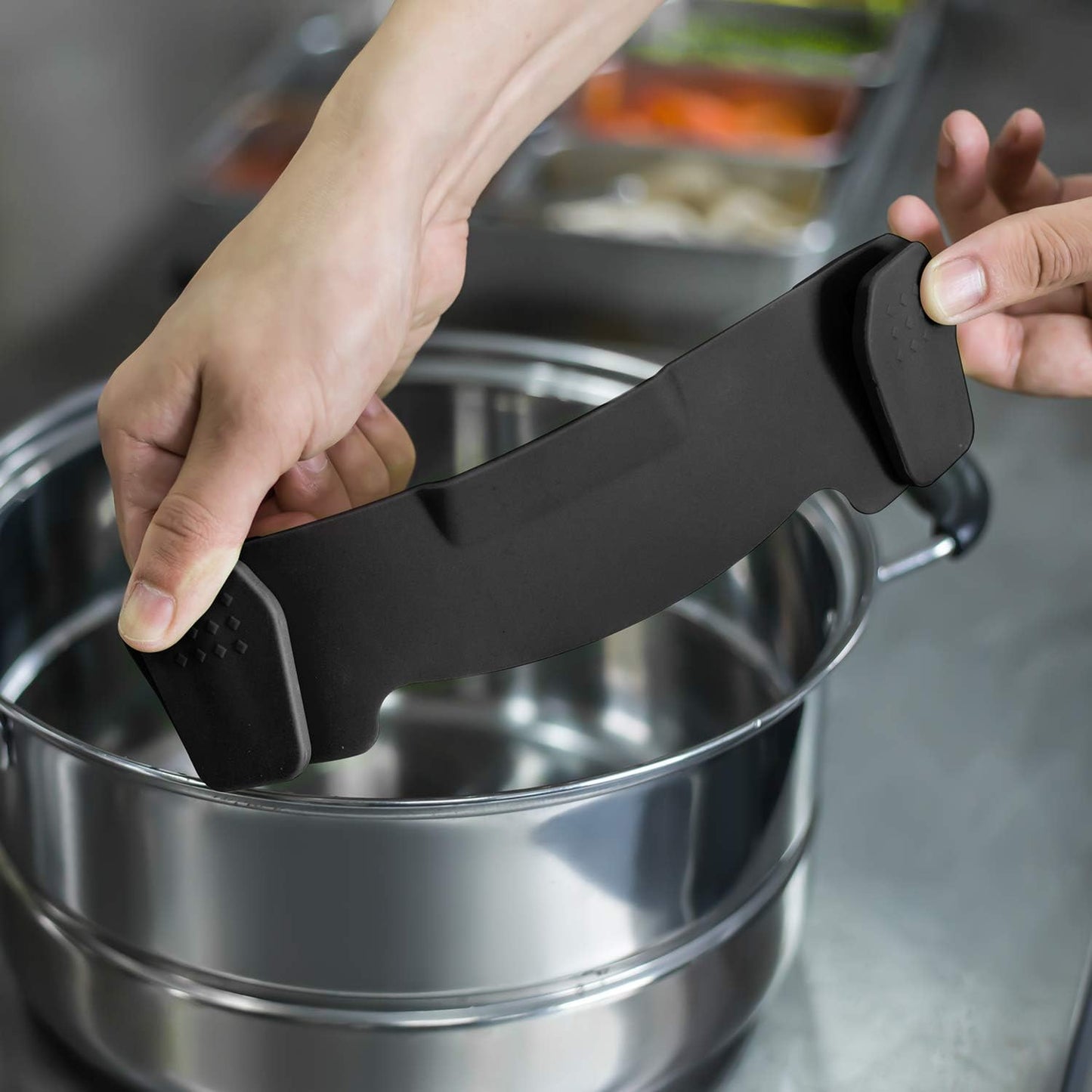 Universal Silicone Clip-On Strainer – Fits All Pots & Pans, Easy Pour Food Colander