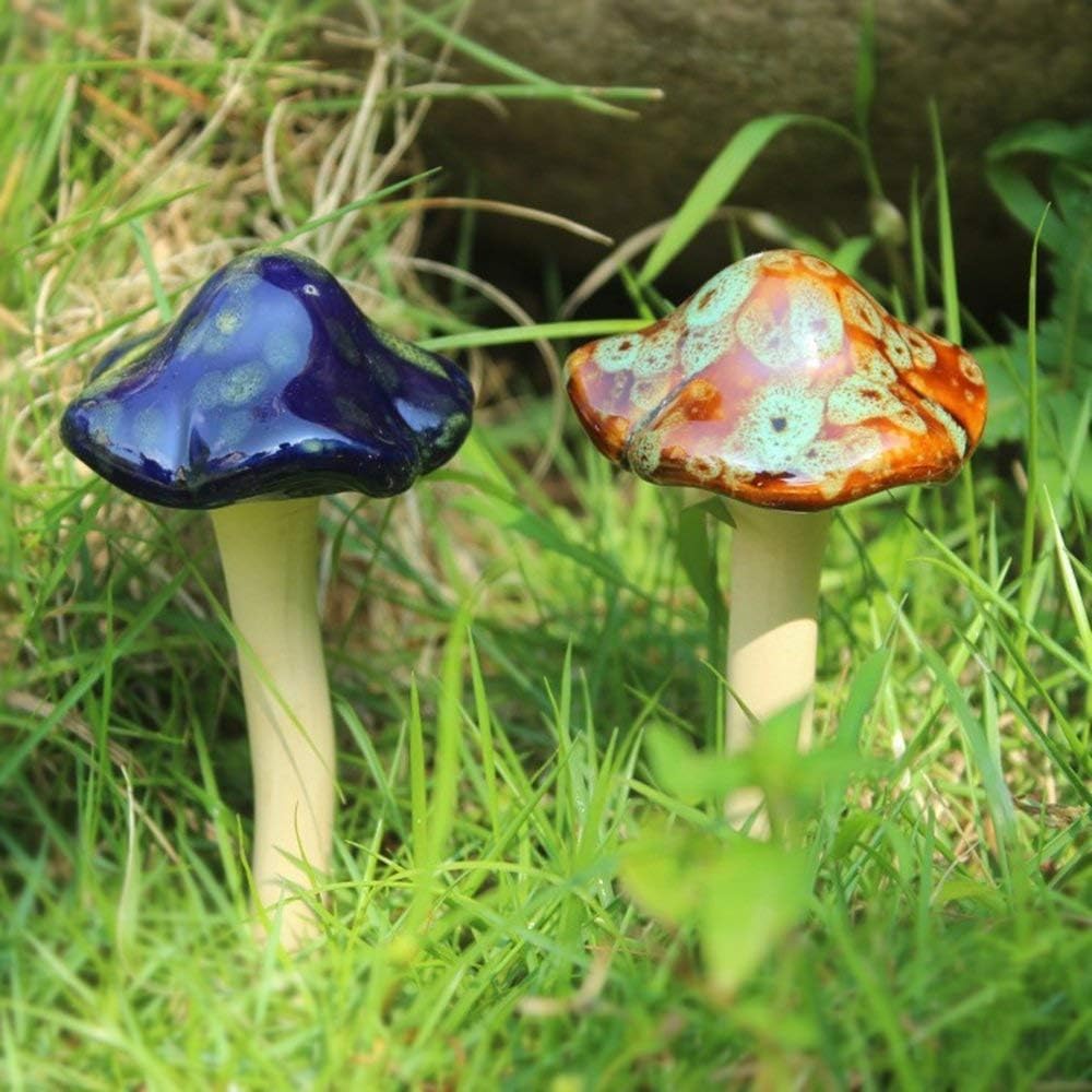 4PCS Ceramic Mushroom Garden Decor – 4.5" Colorful Pottery Ornaments for Fairy Garden, Yard & Lawn Decoration (Random Colors)