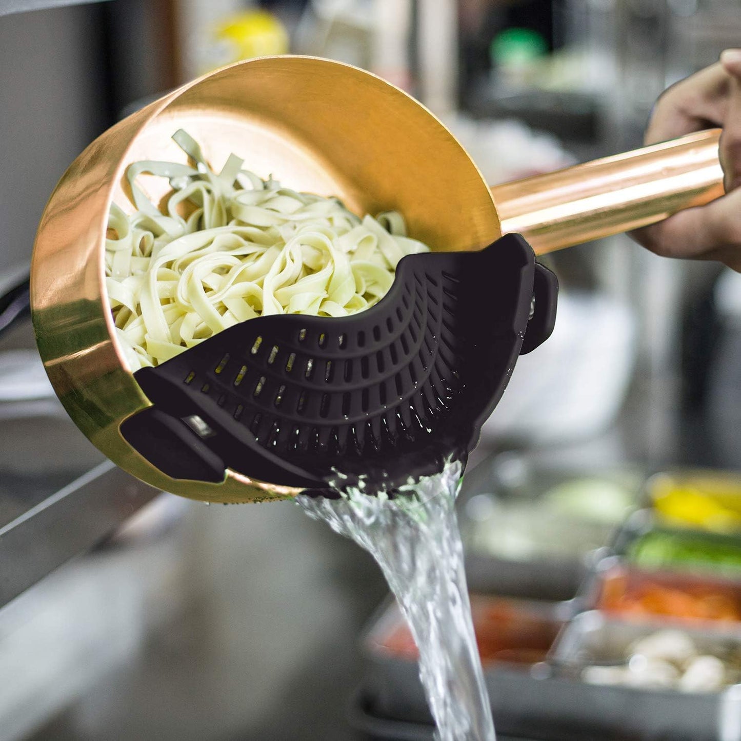 Universal Silicone Clip-On Strainer – Fits All Pots & Pans, Easy Pour Food Colander