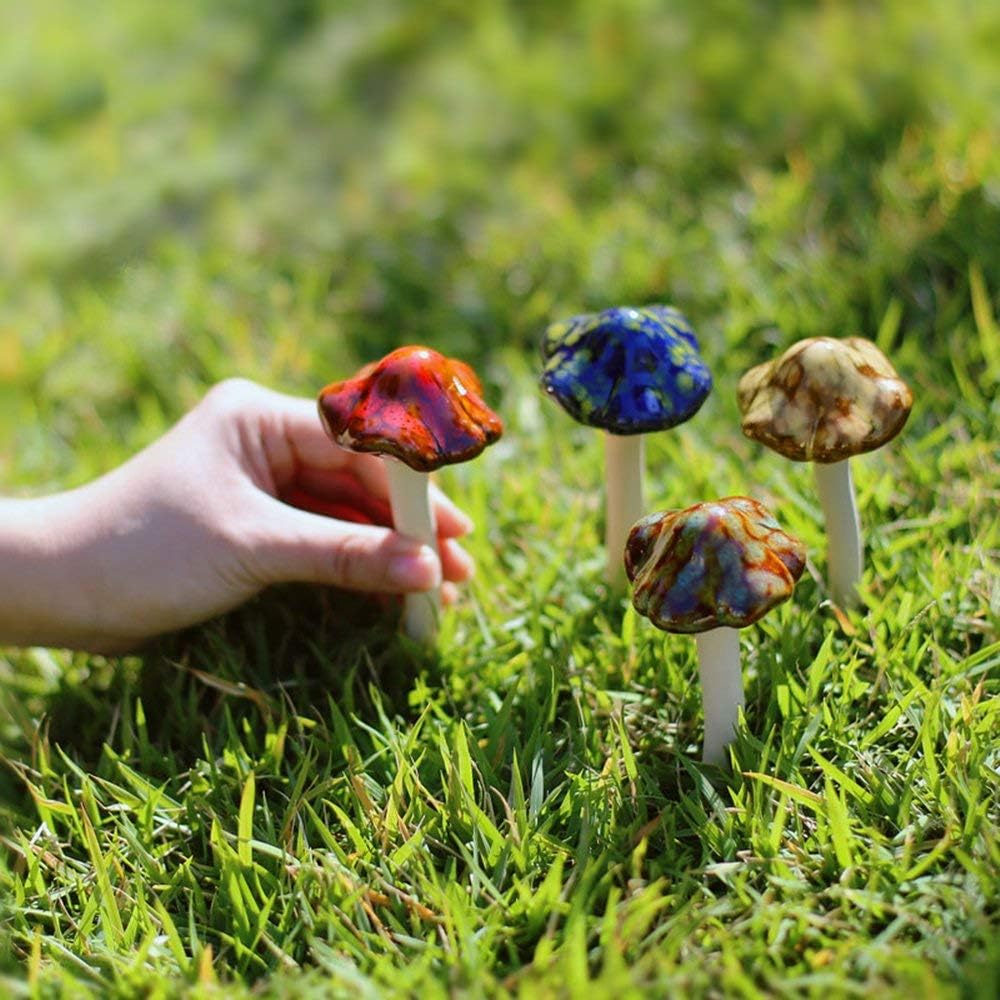 4PCS Ceramic Mushroom Garden Decor – 4.5" Colorful Pottery Ornaments for Fairy Garden, Yard & Lawn Decoration (Random Colors)