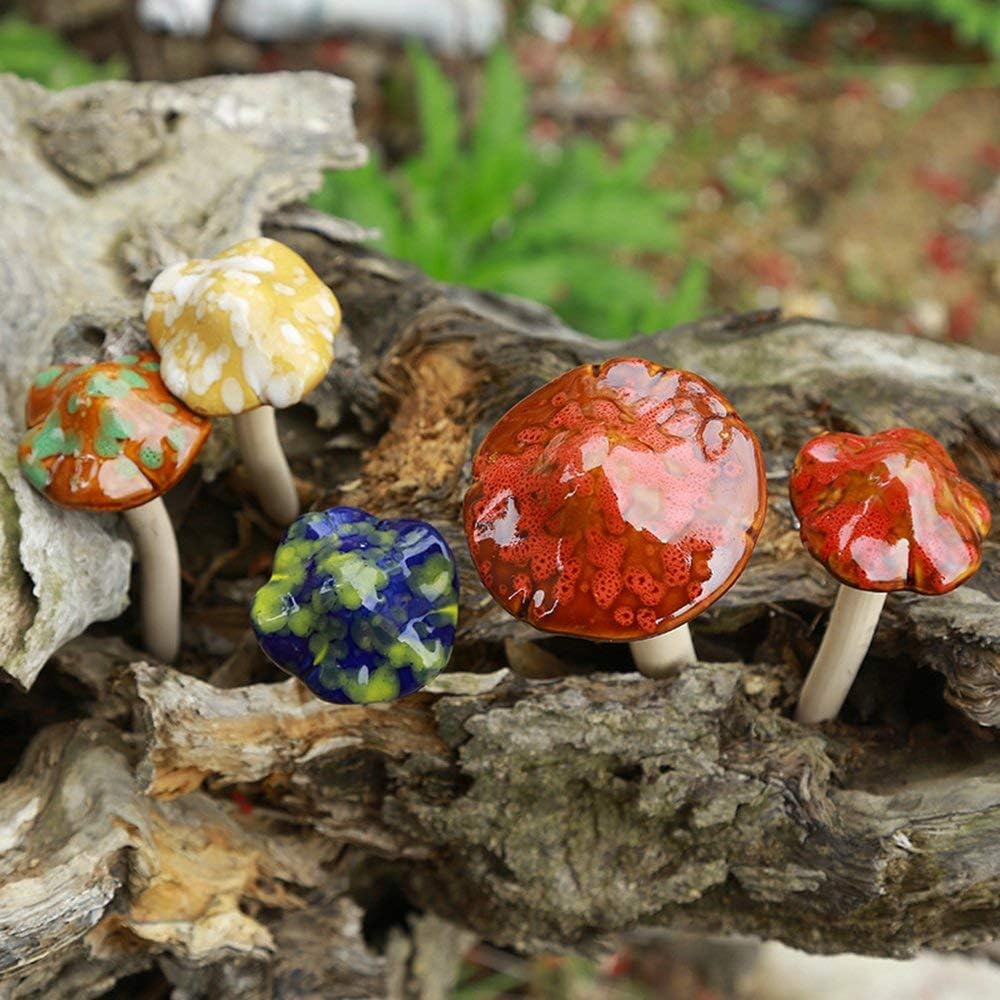 4PCS Ceramic Mushroom Garden Decor – 4.5" Colorful Pottery Ornaments for Fairy Garden, Yard & Lawn Decoration (Random Colors)