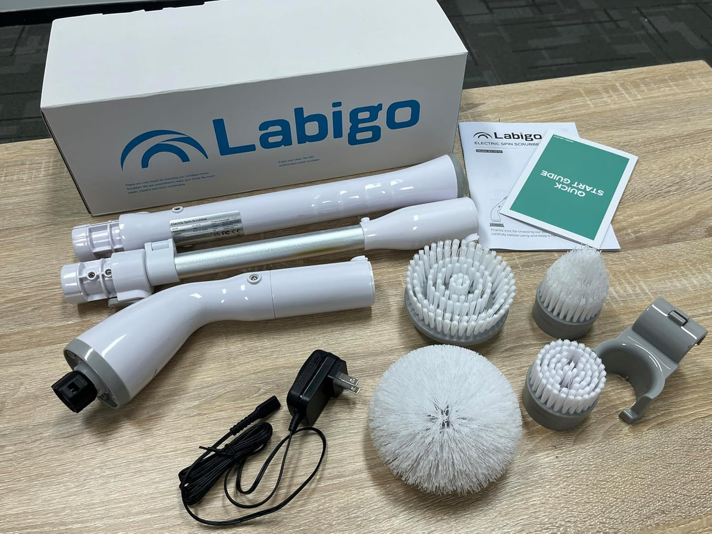 Electric Spin Scrubber LA1 Pro – Cordless Cleaning Brush with 4 Heads & Adjustable Extension Handle – White